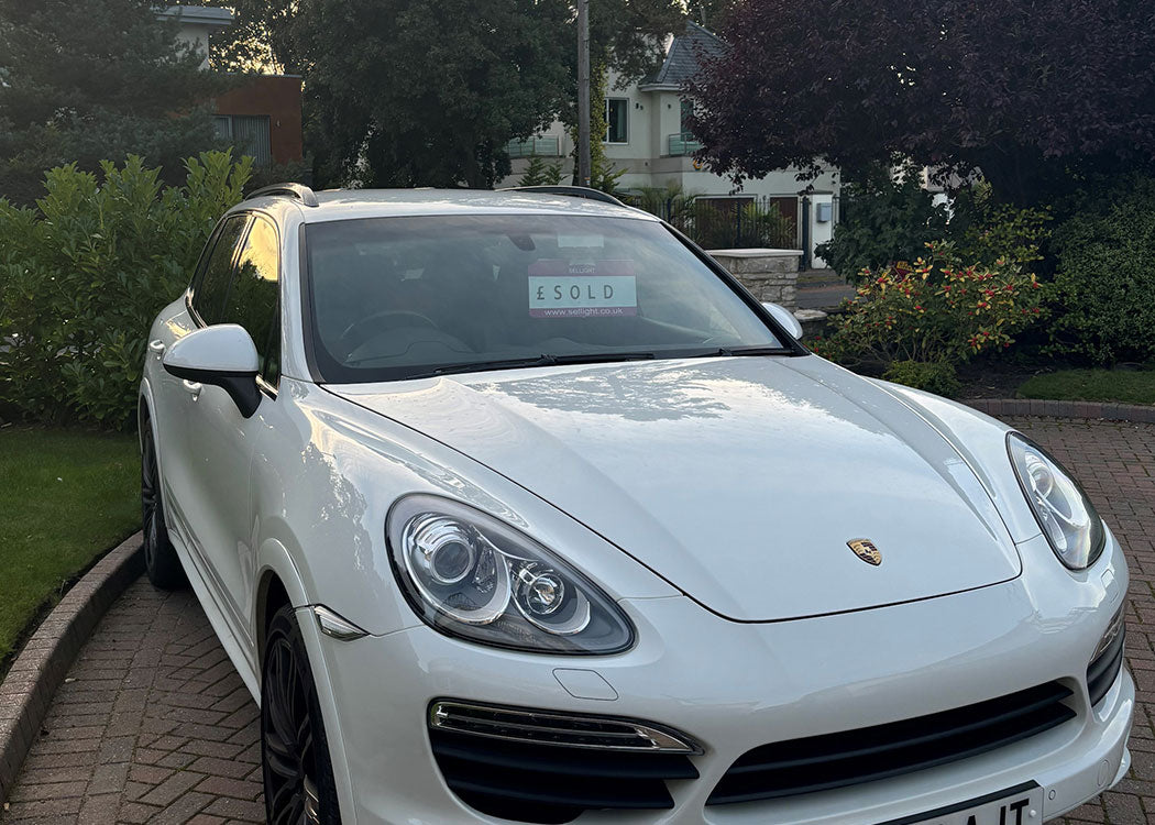 Sellight car with sellight display day